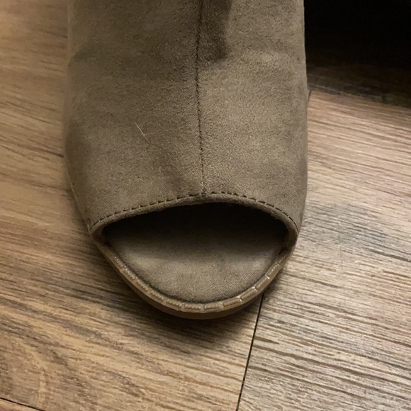 Open toe booties - Picture 4 of 4